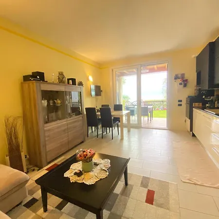 Dom wakacyjny Dilly Lake House Torri Del Benaco