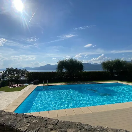 Dom wakacyjny Dilly Lake House Torri Del Benaco