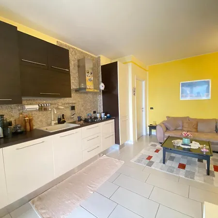 Dilly Lake House Holiday home Torri Del Benaco