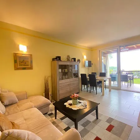 Dilly Lake House Holiday home