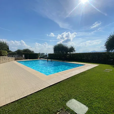 Dilly Lake House בית נופש *